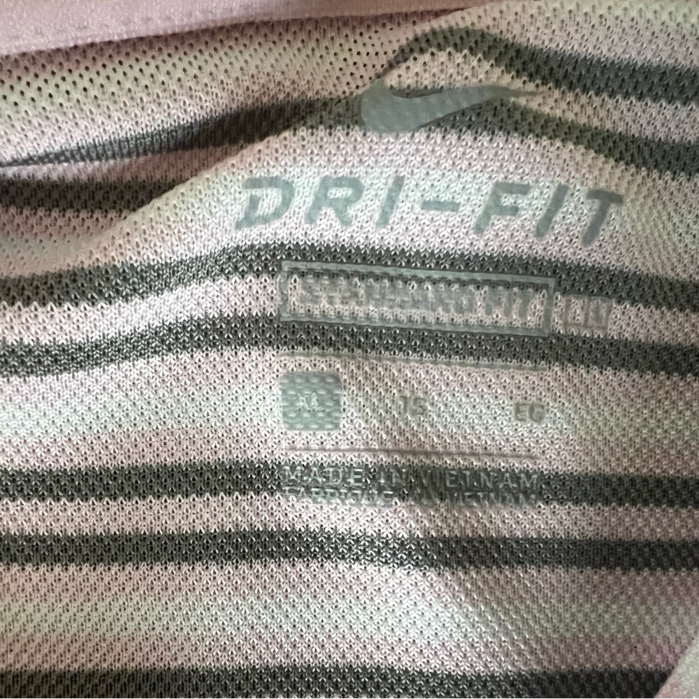 Nike Dri-Fit Short Sleeve Shirt - Picture 5 of 8